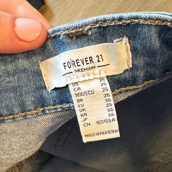 Forever 21-Denim Blue Women's Shorts-size 26 - Picture 3 of 3